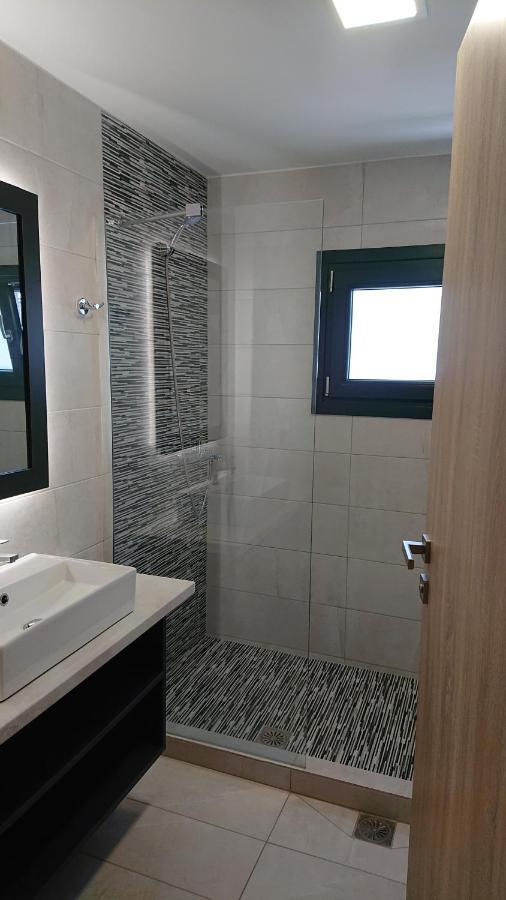 Cynthia Aparthotel Nea Vrasna Bagian luar foto