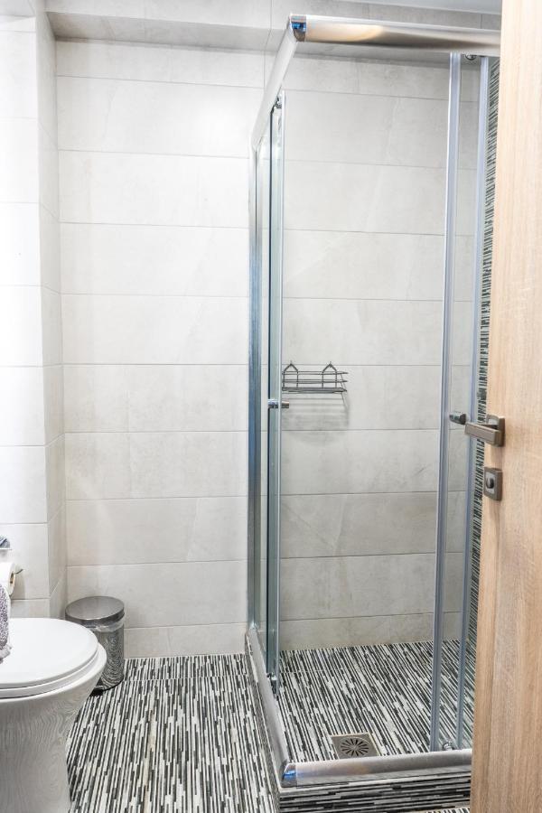 Cynthia Aparthotel Nea Vrasna Bagian luar foto